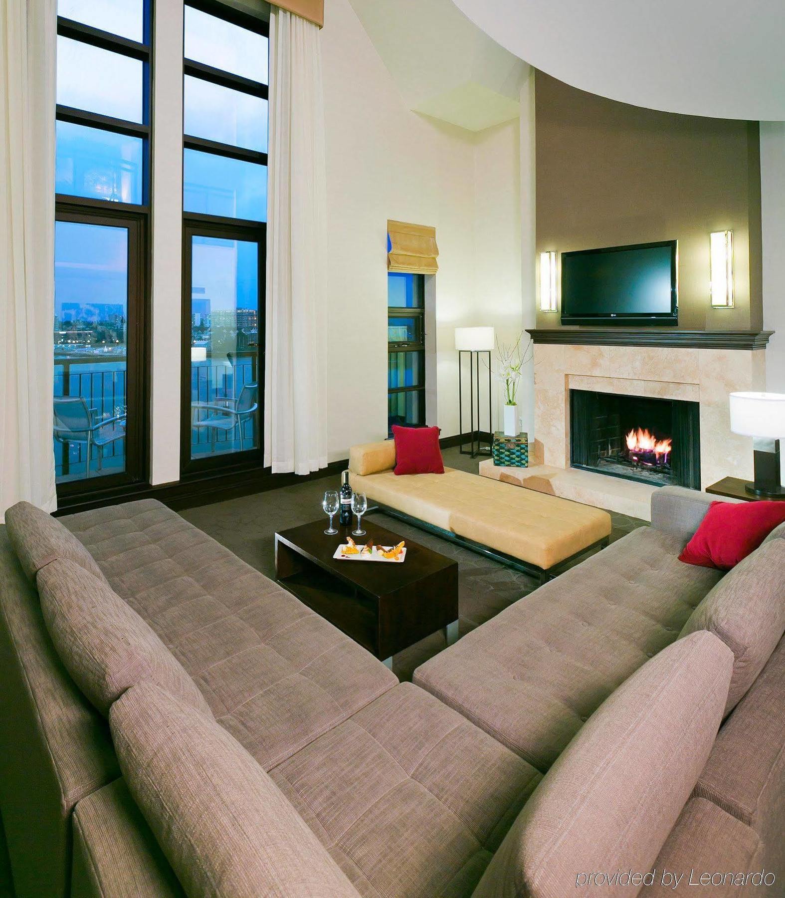 Delta By Marriott Ocean Pointe 4* Victoria