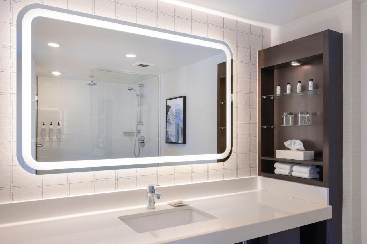 Delta By Marriott Ocean Pointe Resor 4*