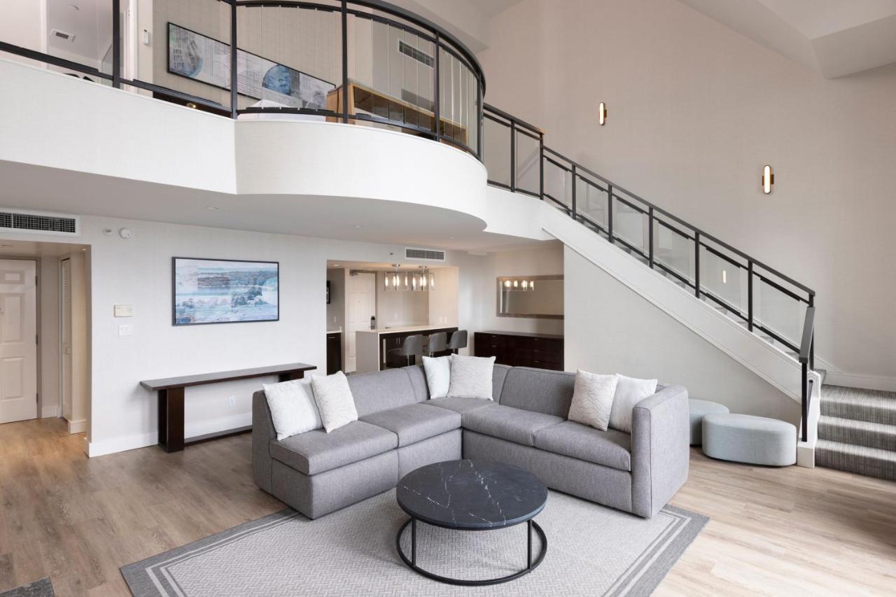 Delta By Marriott Ocean Pointe Resor Victoria