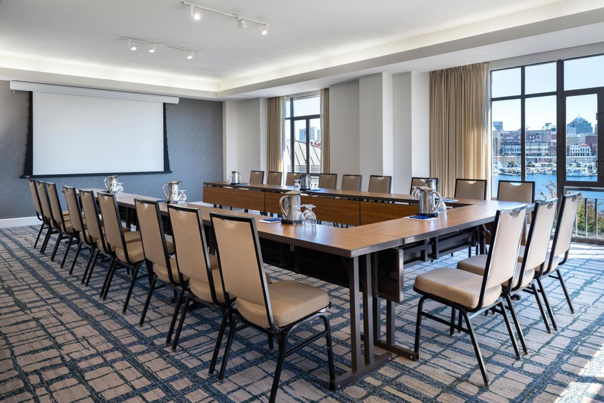 Resor Delta By Marriott Ocean Pointe Victoria